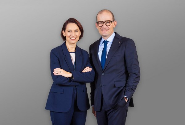 Jacqueline K&uuml;hne, Vorst&auml;ndin BKK Landesverband S&uuml;d und Thomas Sch&ouml;nbucher, Stellvertreter der Vorst&auml;ndin BKK Landesverband S&uuml;d