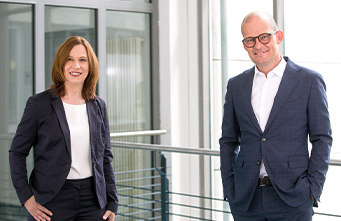 Interner Link zu der Seite: Vorstand Jacqueline Kühne, Vorstand BKK Landesverband Süd und Thomas Schönbucher, Stv. Vorstand BKK Landesverband Süd